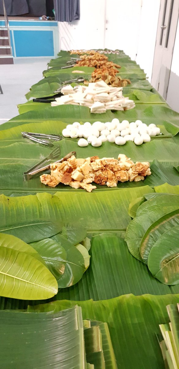 eduGS_53's tweet photo. Jalaluddin School Students and Staff marking World Ocean Day with a plastic free Tharaaveeh
#plasticfreelunch #farukoe
#worldoceansday #plasticfreeiftar
@EducationMV
@UfaaMv @aishathshiham https://t.co/4p25fd9RmK