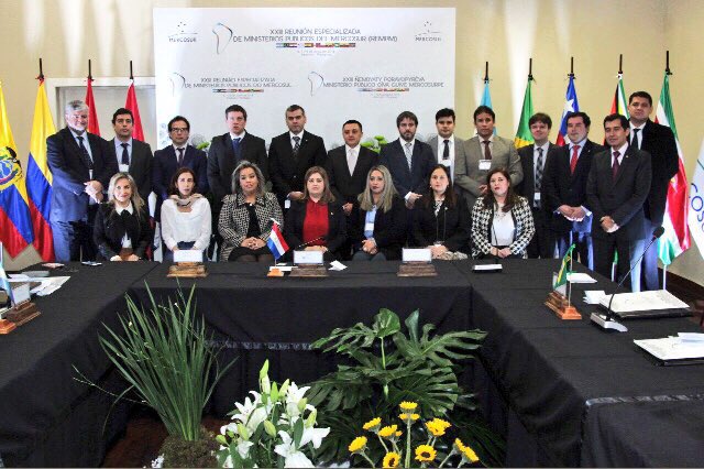 lilizayasgu's tweet photo. XXIII Reunión Especializada de Ministerios Públicos del Mercosur #REMPM 🇵🇾@dolbre @AliciaSapriza @AlbaRocio75 @ForroBibol @aojeda @fiscalia_prensa @efavole https://t.co/OPxdk4UL1Y