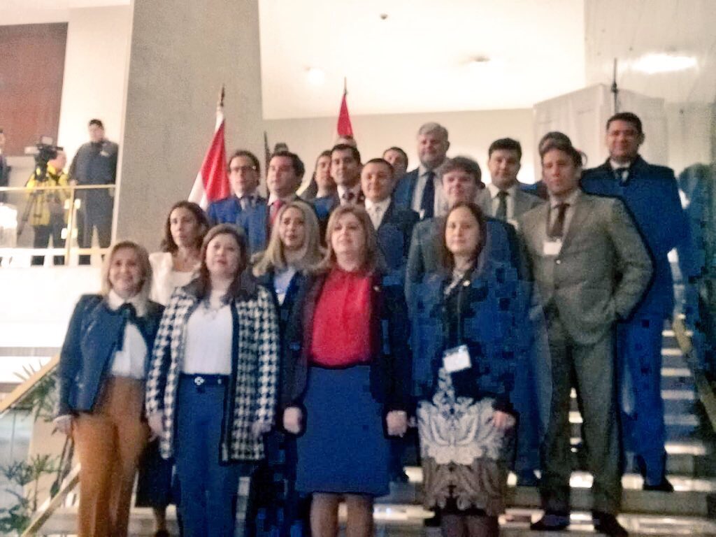 lilizayasgu's tweet photo. XXIII Reunión Especializada de Ministerios Públicos del Mercosur #REMPM 🇵🇾@dolbre @AliciaSapriza @AlbaRocio75 @ForroBibol @aojeda @fiscalia_prensa @efavole https://t.co/OPxdk4UL1Y