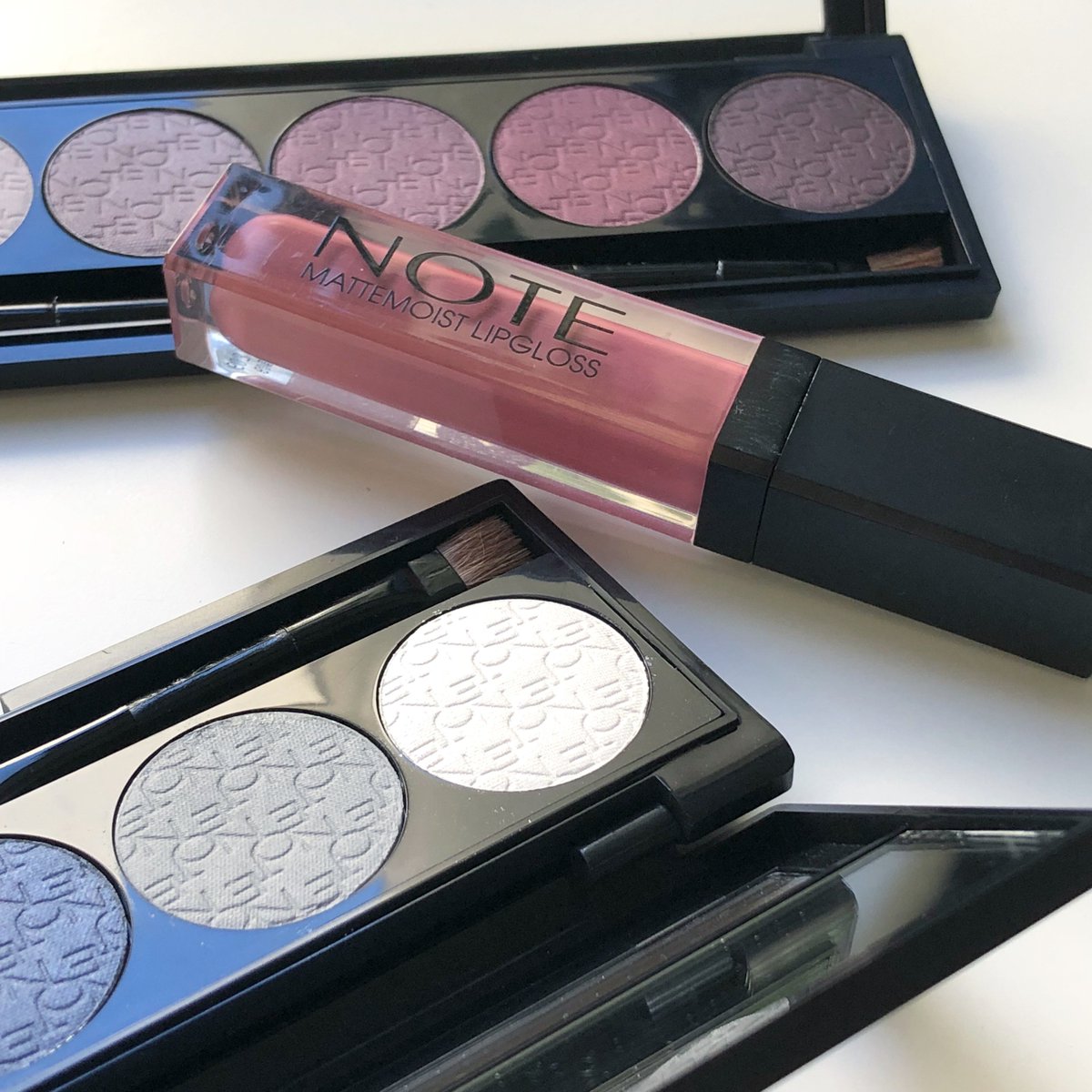 Who else feels naked without lipgloss?

sleekshop.com
<a href="/notecosmeticsus/">NOTE Cosmetics US</a>