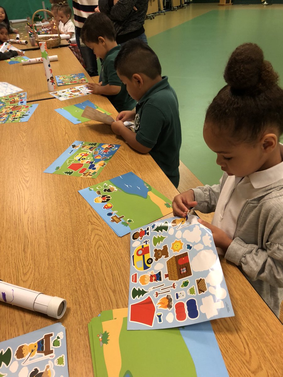 kimsw2871's tweet photo. Bikes and water balloon toss! #wcmm #fun #playing #crafting  JMFECLC @jmfeclc @LBpublicschools https://t.co/d54wXyxnLN