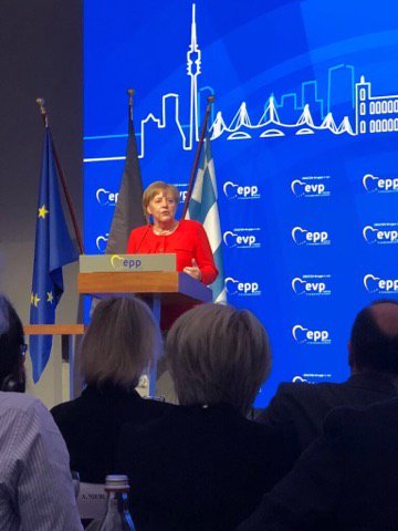 TokiaSaifi's tweet photo. Défense, sécurité intérieure, maîtrise des frontières, tensions commerciales : Angela #Merkel expose avec clarté les grands défis qui exigent un changement de dimension de la politique européenne. @EPPGroup #eppstudydays #Munich #AmbitiousEurope https://t.co/1tdi6jIC1P