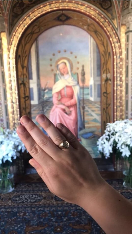 Duchesne Academy We Love Seeing Our Alumnae Staying Connected To Their Sacred Heart Roots As They Travel Around The World Julia Hall A 16 Sent This Photograph From Her Trip To