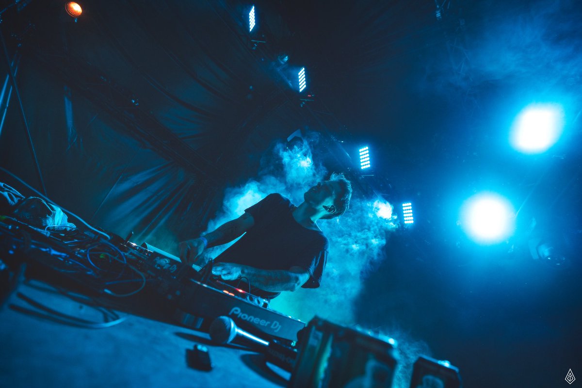 Tidewarp's tweet photo. @EkaliMusic dope set at @cphdistortion 🙏🙏🙏 https://t.co/EplKkJcWbx