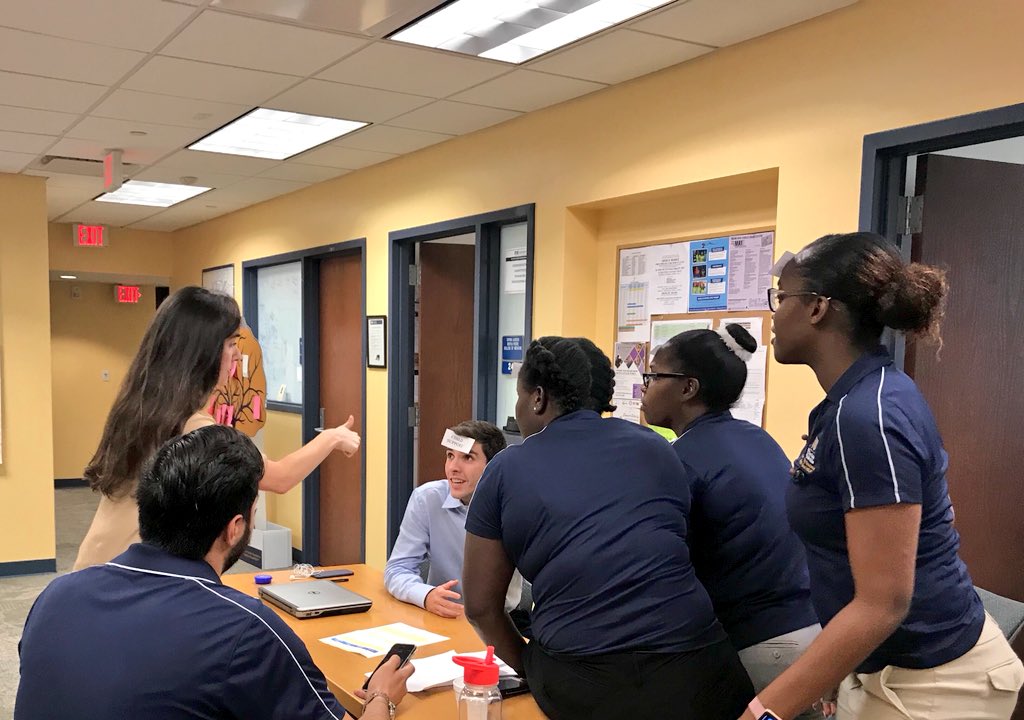MichelleFIU's tweet photo. Interactive Legal Workshop with Natalie Castellanos!
#LegalLiteracy #SummerRefresher2018 #neighborhoodHELP https://t.co/MmwfCyfgDi