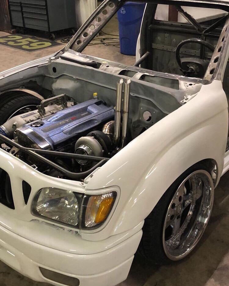 TurbologyLLC's tweet photo. Roast Beef Taco: @donlin259’s RB-swapped Tacoma featuring @DOC_Race 
•
#turbology #docrace #toyotatacoma #toyota #tacoma #pickuptruck #pickups #pickup #trucks #truck #rb26dett #rb26 #rb25det #rb25 #turbo #drifting #drift #roastbeef #taco https://t.co/j8FSHvGUop