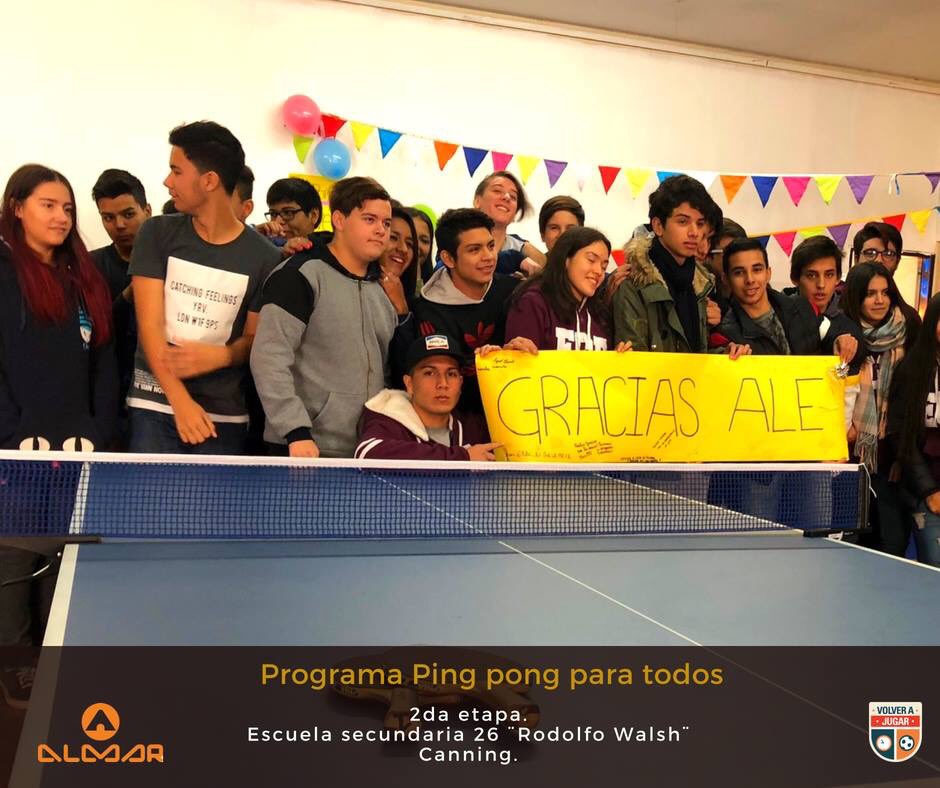 volverajugarorg's tweet photo. Creo que la mejor manera de homenajear a una persona  que ya no esta físicamente entre nosotros, es continuar con su legado de la forma más fiel posible. Fue emocionante ver como los niños le escribían mensajes de GRACIAS ALE!! https://t.co/1GhnnxwEYy