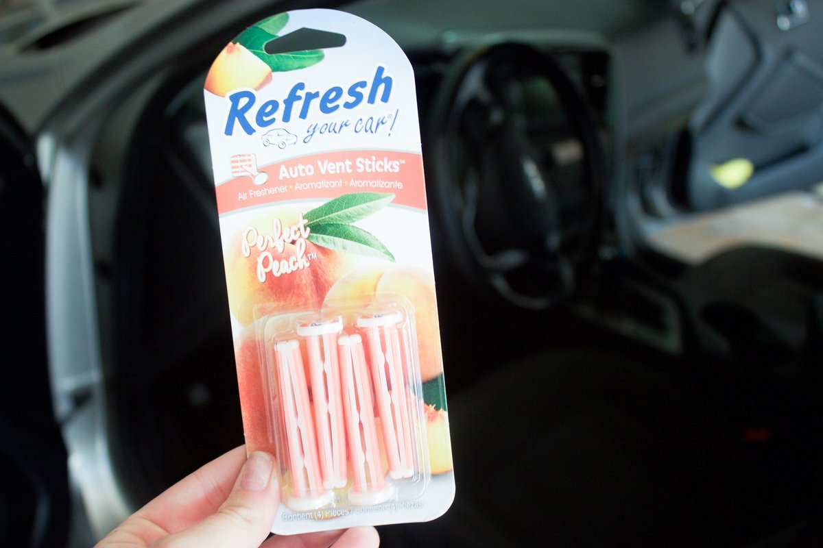 TaushaWierlo's tweet photo. Your car can change fragrance as much as you want! I'm obsessed with Peach but the hubby LOVES Island Coconut - what fragrance looks like your new favorite?
>>https://t.co/qYYEtPnTXK<<
#ad #refreshyourcar https://t.co/cyDSt2PRpa