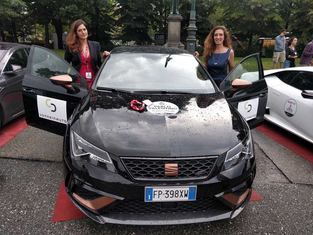 Donneinauto's tweet photo. Pronte per la #SuperCarParade al #ParcoValentino #SaloneAutoTorino https://t.co/P7SjySPQpp