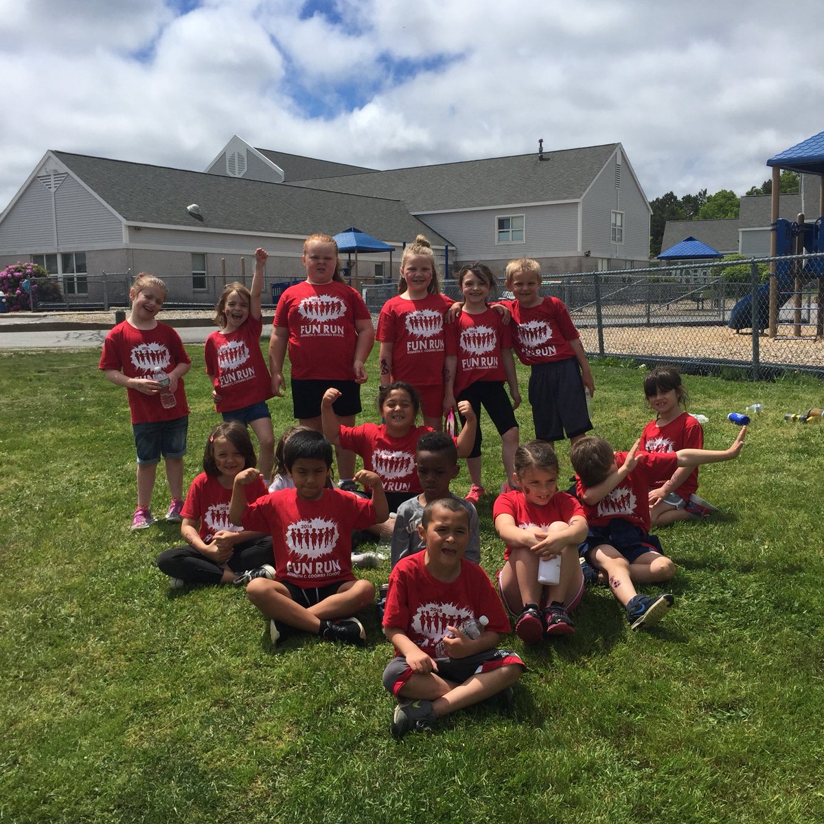 MacnallyJanet's tweet photo. Fun at field day #mashpee https://t.co/CmqwnYfyEI