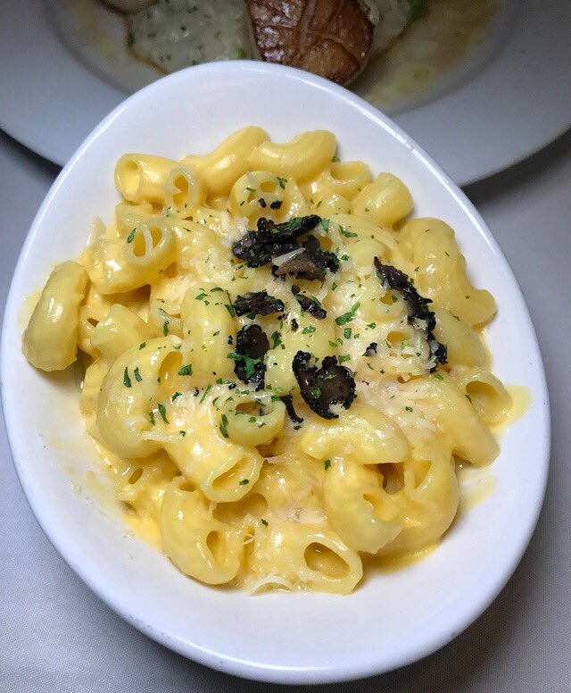 What’s better than Mac and cheese with truffle? Literally nothing.