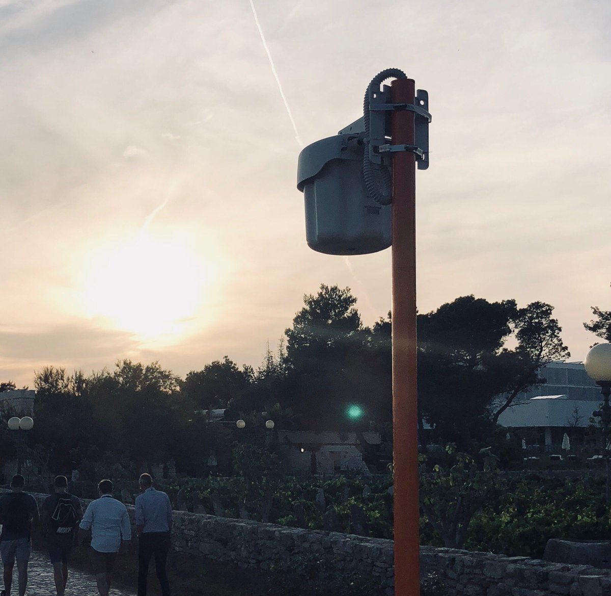 SaffaWooly's tweet photo. And so the sun sets on a fantastic #ATM18EMEA Congrats to @KhipuNetworks on their award for security partner of the year! #Aruba #visibility #securefabric https://t.co/8CxNkSpE0M