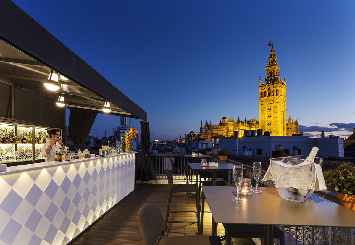 Eurostars's tweet photo. Desde la terraza del Eurostars Sevilla Boutique, se magnifican las vistas que tienes de la ciudad. Descubre una perspectiva espectacular de la Giralda https://t.co/PGxvG1P7zE