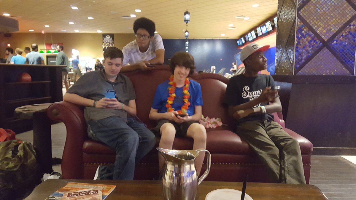 RedStarx33's tweet photo. I only have a couple of photos, wished I took more at #SNS4 😂😂😂 https://t.co/XqZLGhbRgp