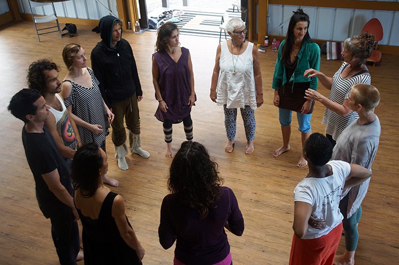 Workshops with Rhiannon @anahatacollaborative this weekend - Designed for your experience level. June 8 Step Into the Circle; June 9-10 for advanced improvisers. Find your unique and personal sound. #vocaljazz #circlesing ow.ly/EUUq30kbavX