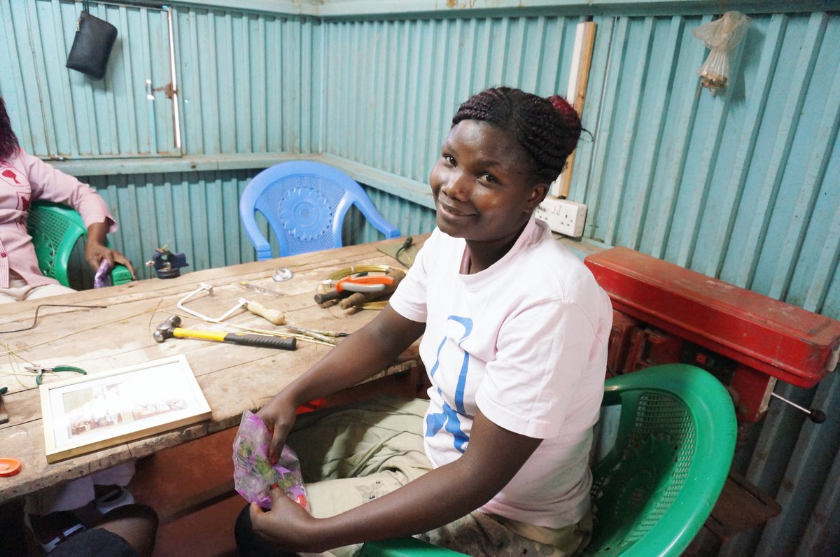 shopkarama's tweet photo. The sweet face of determination &amp; skill. Our highly talented artisans are given the opportunity, freedom, and space to grow and create sustainable fashion pieces.. because of YOUR purchases!! 🌀 #handmadewithdignity https://t.co/fcLdfc6HKi