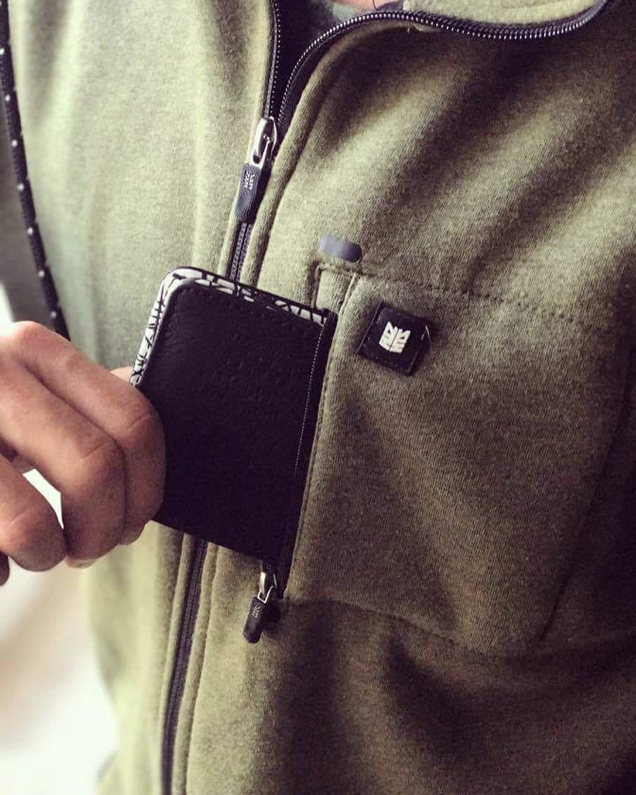 IndonesiaShopOk's tweet photo. Los accesorios de #Zimith son todo lo que está bien 🤙. Billeteras 🎫, mochilas 🎒, gorras 🧢... 

Mirá todo lo que tenemos! 👉 https://t.co/rALsh3uhWh https://t.co/etQ7UtEUfn
