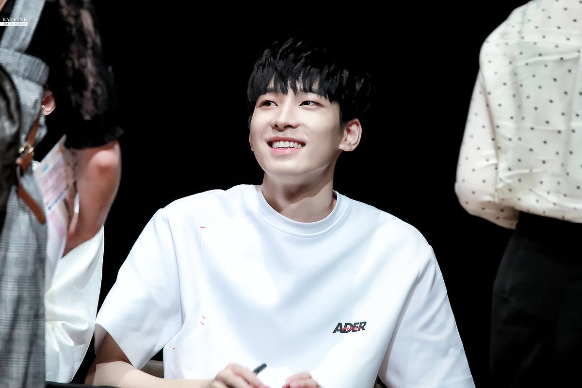 raffine_svtww's tweet photo. HQ)180529 THE SAEM FANSIGN EVENT

하루 종일 귀요미 뿜뿜 했던 날😆💕💕
#원우 #WONWOO #세븐틴 #SEVENTEEN @pledis_17

https://t.co/iKKc2GBsnN
https://t.co/GPzDwEXLi5
https://t.co/3yuks8diSG
https://t.co/k06zHXA5kI https://t.co/Mu5VuHZczp