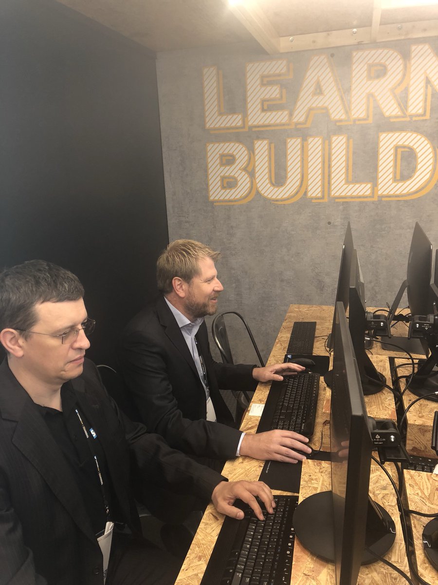 kati_nonhebel's tweet image. #sapdevelopers and #sapmentors at #sapphirenow #DeveloperGarage