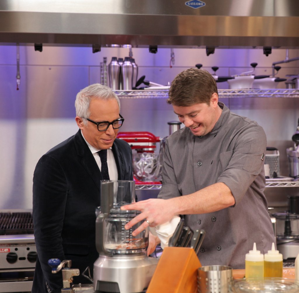 FoodNetworkSA's tweet image. It's a battle of the burgers on a brand-new season of #CooksVsCons coming up next, at 9pm.