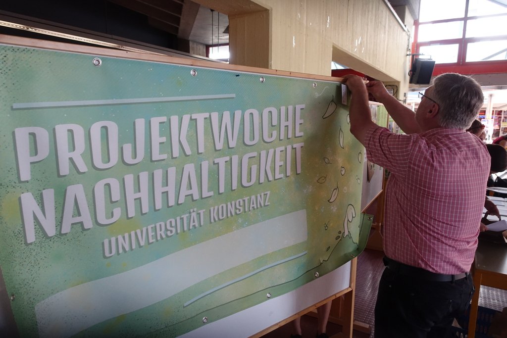 GreenOfficeKN's tweet photo. Heute während der #projektwocheUtopien: Tischmesse im Foyer, Workshop zum Positionspapier Nachhaltige Entwicklung der #unikonstanz, Open Gardening und Open-Air-Kino: https://t.co/GlPvoPvvCW https://t.co/oyUMC2EUzr