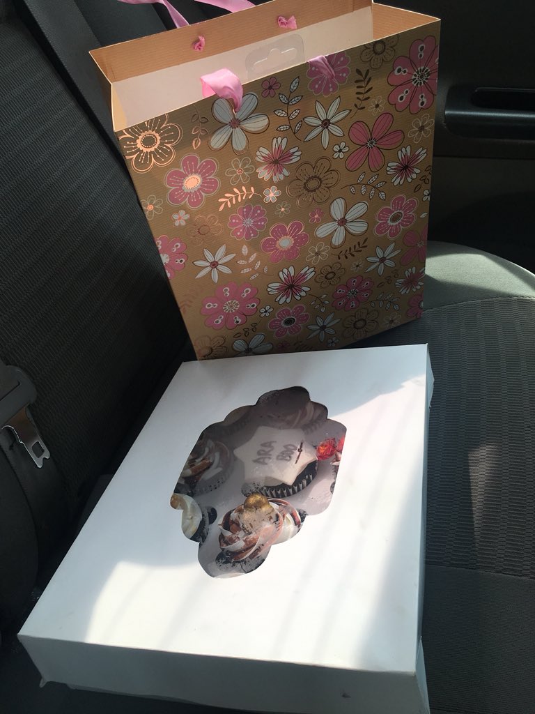 thegiftplug's tweet photo. @is_salsu Whether you're sending hundreds of business gifts or need to pick something perfect for a choosy recipient, #TheGiftPlug aims to take the stress off you with mind blowing ideas and execution with a personal touch. We’re just a dm away. https://t.co/RElAslhzer