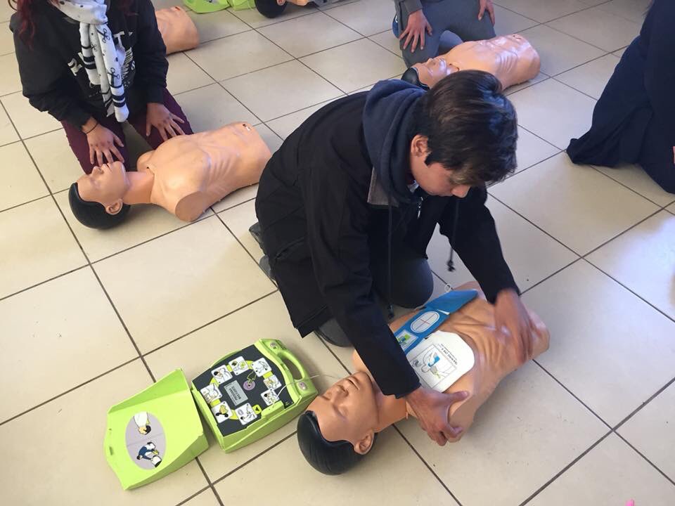 cardiorcpchile's tweet photo. 2 medio C del Liceo Paul Harris se encuentra #cardioprotegido!!!
Muy buen grupo, felicitaciones chicos!!! 🙌🙌 https://t.co/Y0btNkczHq