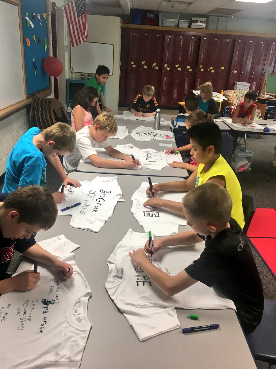 WW_3rd's tweet image. Class T-shirt Day! Who needs a yearbook when you can wear your memories!? 👕👚🖍 #lastdaysof3rdgrade #proud