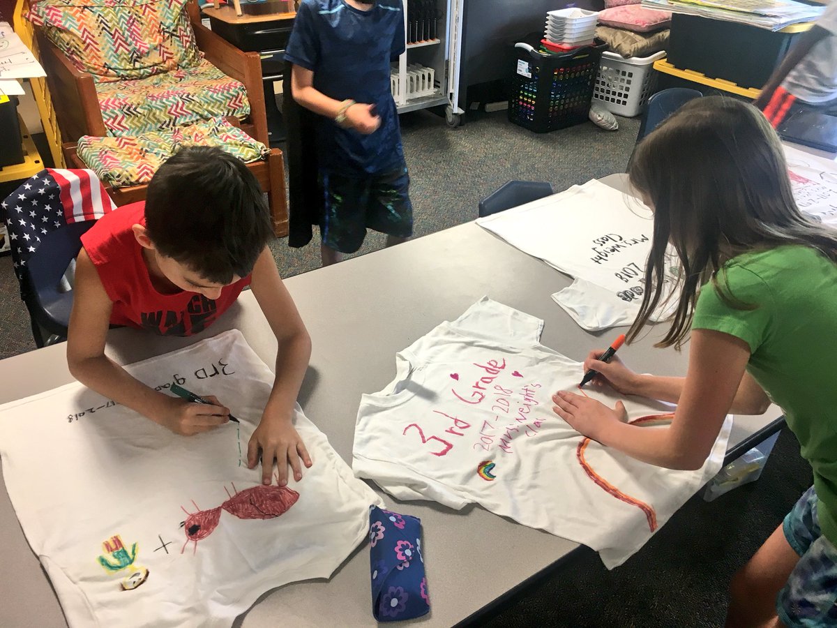 WW_3rd's tweet image. Class T-shirt Day! Who needs a yearbook when you can wear your memories!? 👕👚🖍 #lastdaysof3rdgrade #proud