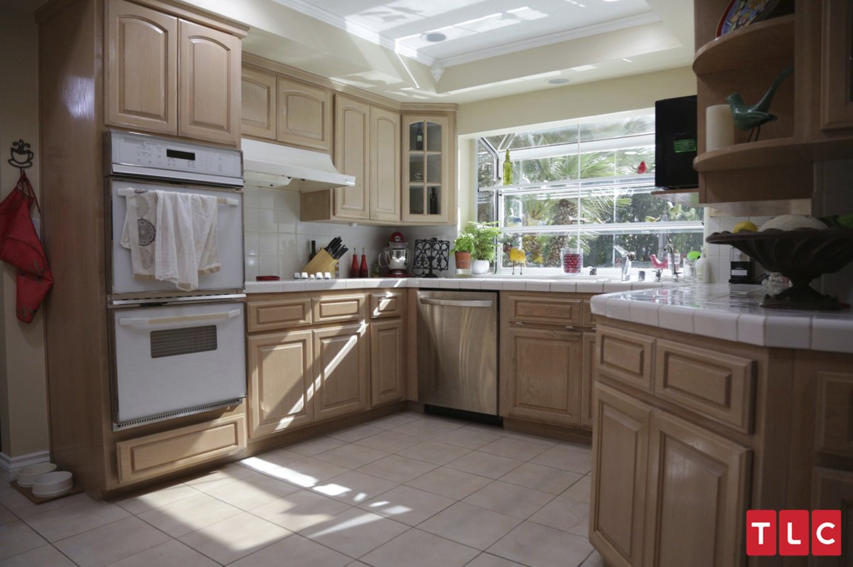 NateBerkus's tweet image. A total kitchen transformation for a big-hearted family - plus Oskar&apos;s TV debut! - in the season finale of #NandJByDesign. If you missed it, catch up on the #TLCgo app.