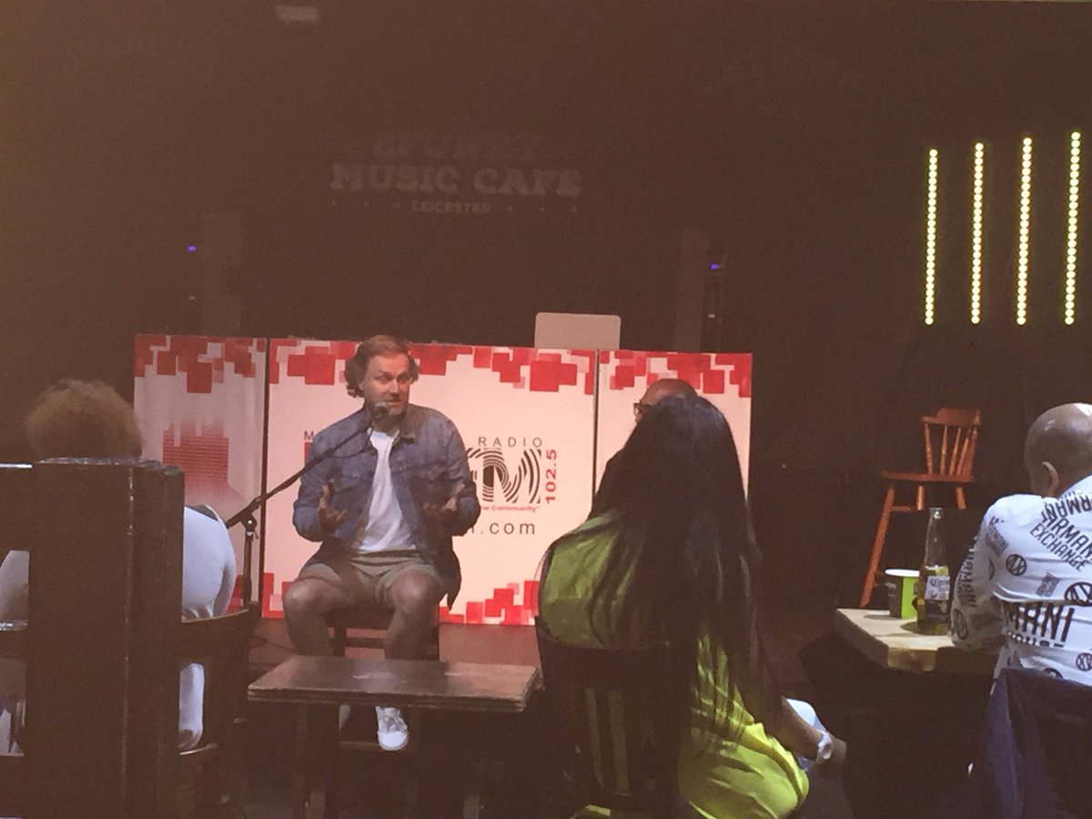 Loaneski's tweet photo. @babyjbiz giving an insight into his musical journey... Come on down to Pro-Artist! #ProArist #2funkymusiccafe #Eava #Colab2 #YEP  #BabyJ #Industrytalks https://t.co/TP1Zmn9V1o