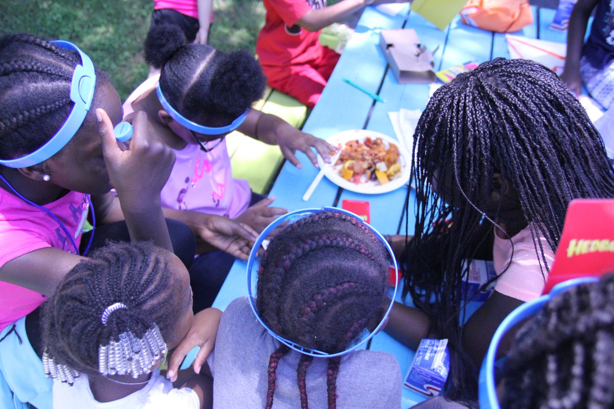 alleypic's tweet photo. Week 1 is off to an AWESOME start at our community based open sites! 100 meals served each day so far! And kids having a blast playing games &amp; activities. Thanks to all the amazing partners involved @TysonFoods @UWNashville, Youth Life, The Nashville Food Project! #TheYFeedsKids https://t.co/nbQHd47nBK