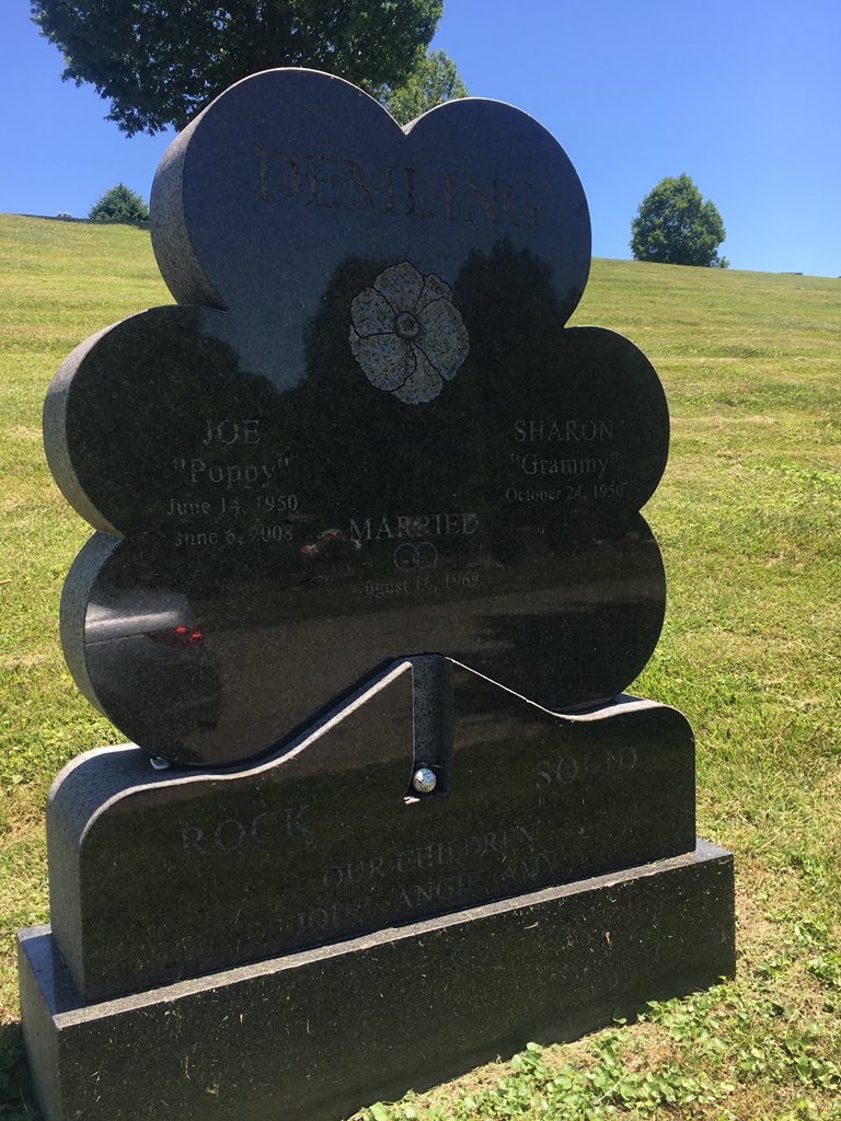 jdemling's tweet photo. It was 10 years ago this exact minute that my father passed away. Still think about him every single day. #MissYouPoppy #6Rocks https://t.co/tfBQbFswrg