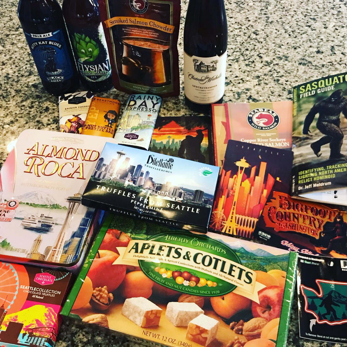 MistyRaeJones's tweet photo. When it comes to friends, sometimes you hit the lotto. Thank you, @makopoetic for being a part of my #ohana! Of course I went for the chocolate first! π« #ApletsAndCotlets #SoMuchChocolate #Seattle #Salmon #nomnom #GumWall #SaasSquatch #PoppinBottles https://t.co/F7QyQpZLk7