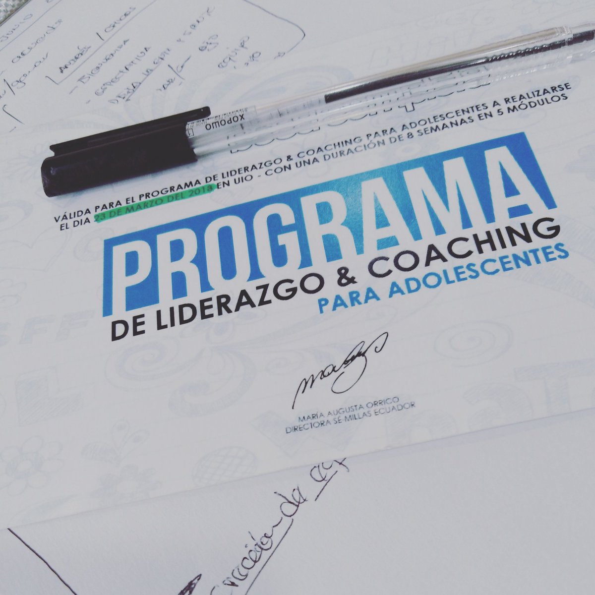 semillasecuador's tweet photo. Creando el TALLER DE FAMILIA de SE-millas 14 para este sábado 09 de junio.

#adolescentesecuador #adolescentespro #coachingadolescentes #youngtime #decidesermas #semillasuio #semillasecuador #yosoyfansemillas   #coachdelajuventud #coachingfamiliar https://t.co/OwFWgXbjEy