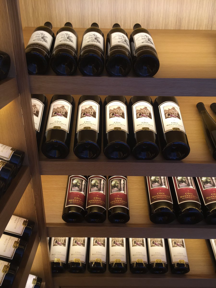 My dad loves wine for Fathers Day - it’s the easiest gift for me to give, plus we get to drink it together :)  Who else gives their dad wine? 🍷👨‍👧 #fathersday #wawine #wine #drinkswithdad #easygiftgiving