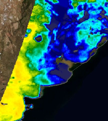 eduardo_rollero's tweet photo. Imagen Radar SMAP  Humedad del suelo al 1 de Junio, en primeros 5 centimetros de suelo cm3/cm3 comparación producto worldview diario con mosaico de 3 dias de Conae https://t.co/geZlMBMF2c https://t.co/8A2UGR7Xgh