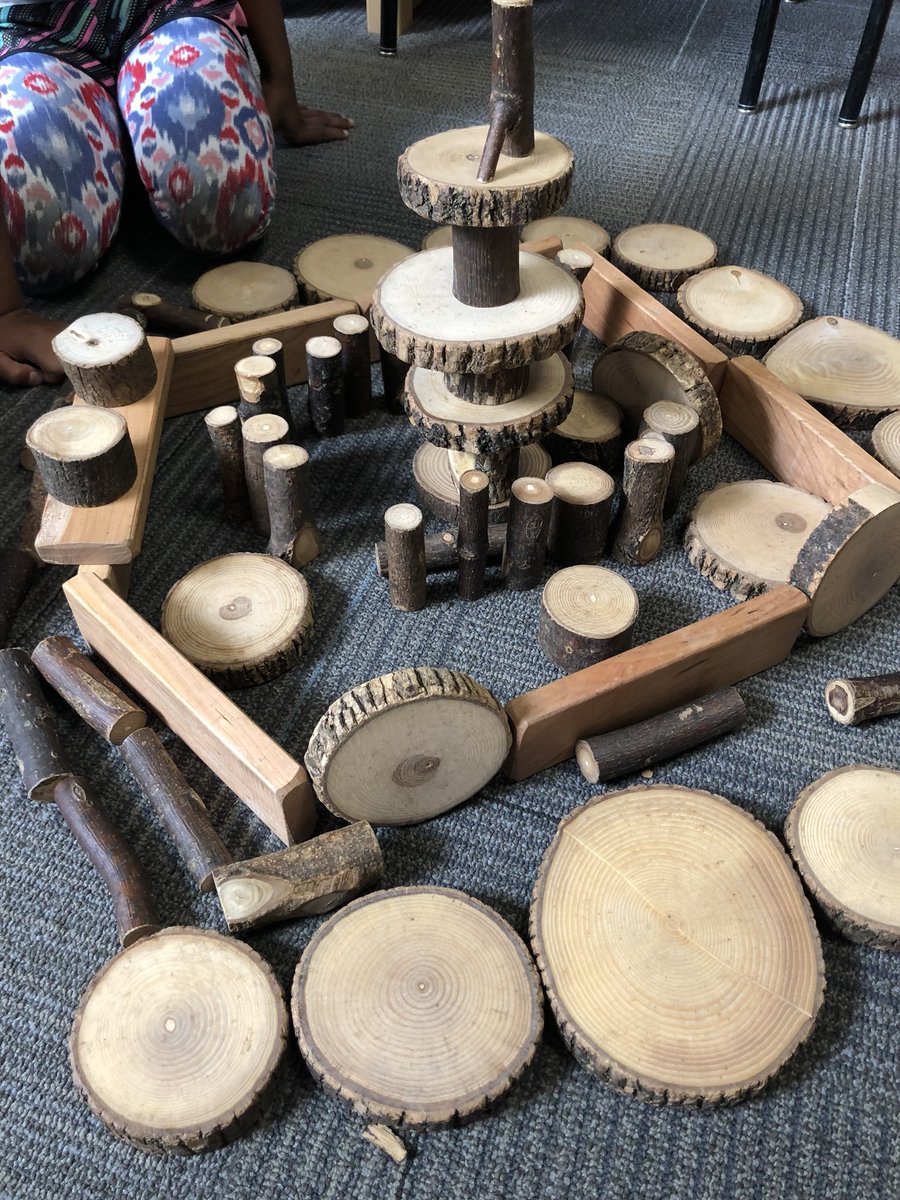 Paden_LibraryMC's tweet photo. Enjoyed ending the year Unplugged with students. Happy reading, playing, and exploring this summer! https://t.co/pgusGJ1jqZ