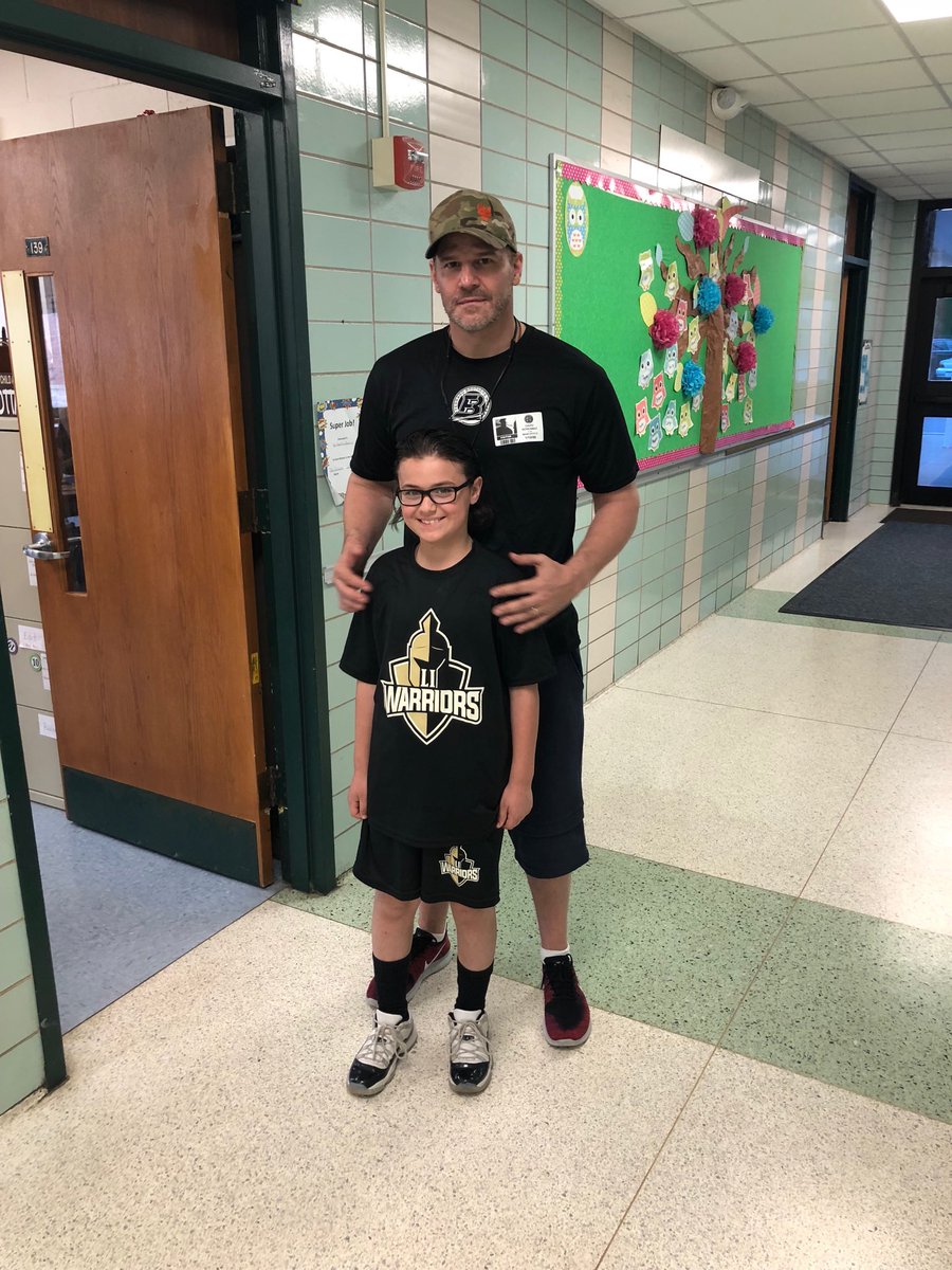 PFerraro42's tweet photo. Surprise school visit by @David_Boreanaz #back https://t.co/VGE2UcRdT1