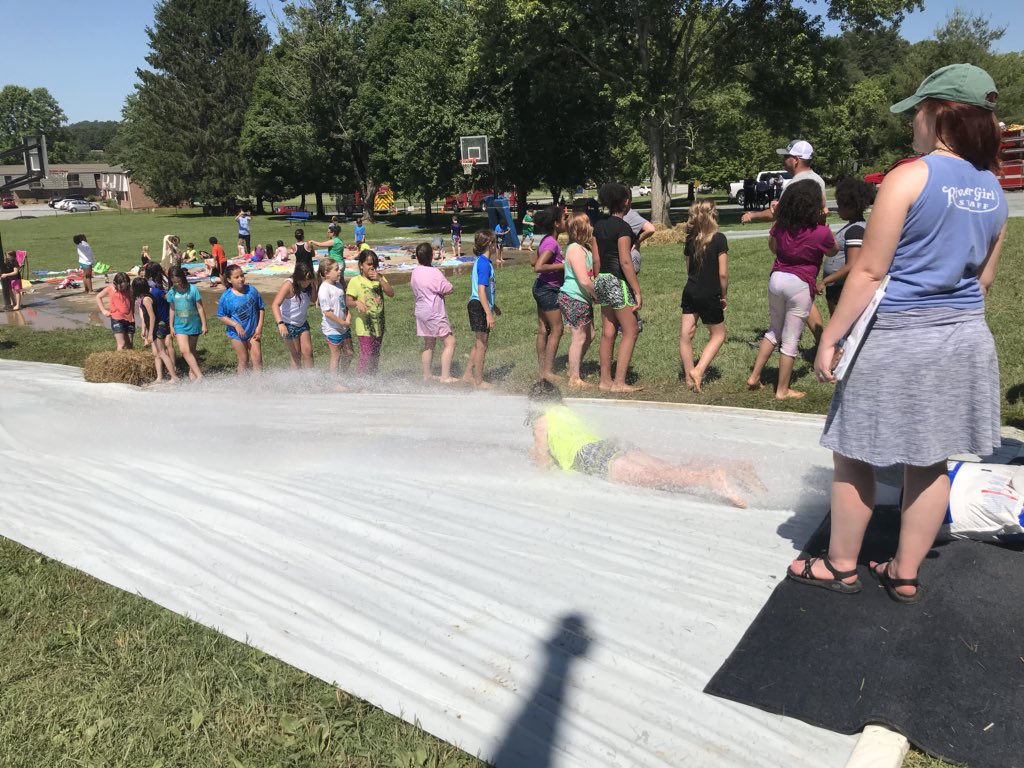 AprilGaydosh's tweet photo. #fieldDAY fun! @BrevardBees https://t.co/ibskJFtDWS