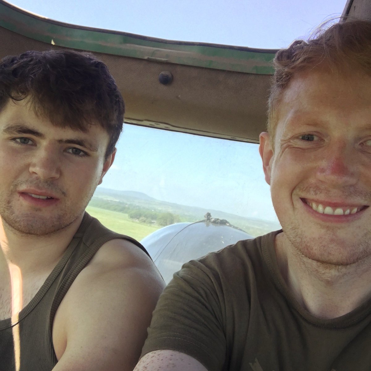 Edward_Dudley's tweet photo. Grassmen π¨βπΎπ
#silage #grass2018 #farmlife #bros https://t.co/JSii3iB4yM