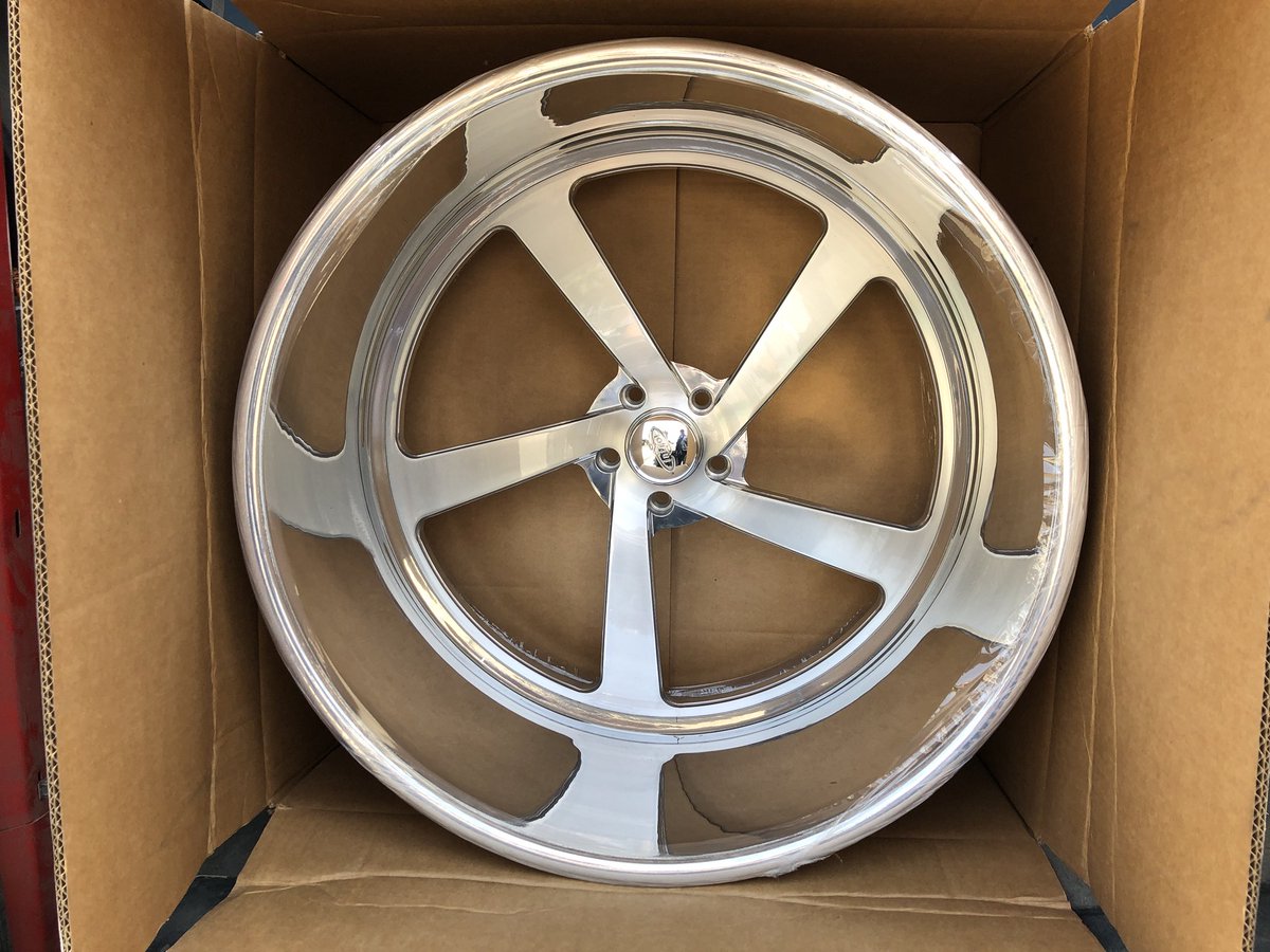 22 Intro Twisted Rally Brushed W/ Polished Wheels Staggered, 43 OFF