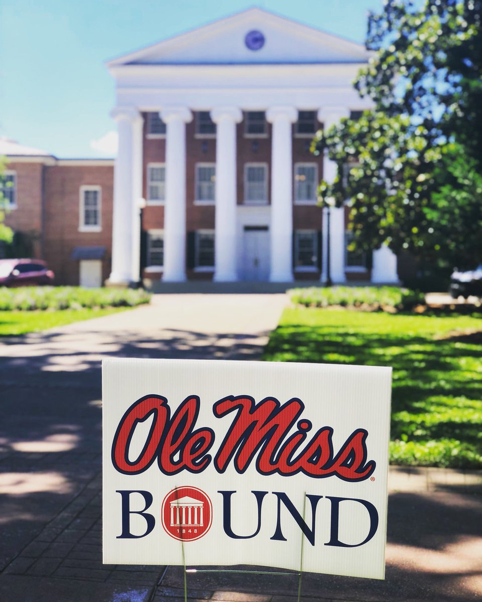 olemissbound's tweet photo. Are you #olemissbound?! Make sure to tag us in your posts! All students who attend Orientation receive an Ole Miss Bound yard sign! #hottytoddy https://t.co/tcSJZIMyXj