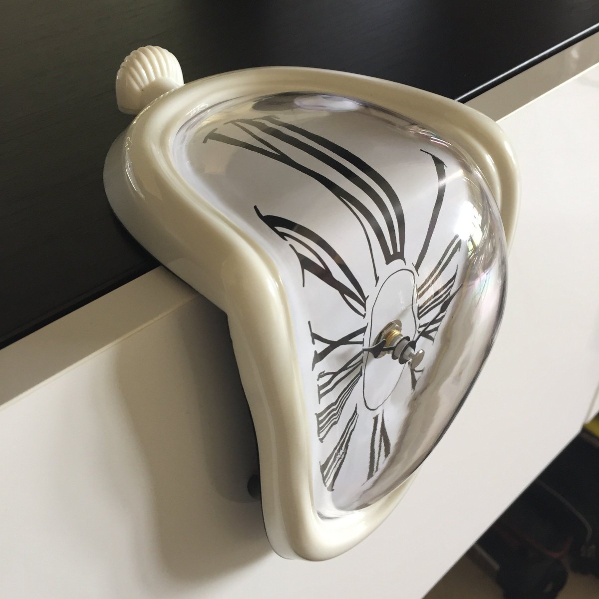 enapy_store's tweet photo. Salvador Dali Melting Desk/Shelf Clock inspired by his famous Painting "Persistence of Time" Free Shipping!
https://t.co/WNZPnoAC9t
.
#enapy #SalvadorDali #DeskClock #Clocks #novelty #giftidea #giftspiration #FATHERSDAYGIFT #ModernClocks #gifts #MODERN #FathersDaySpecial https://t.co/51fz2b3uDs