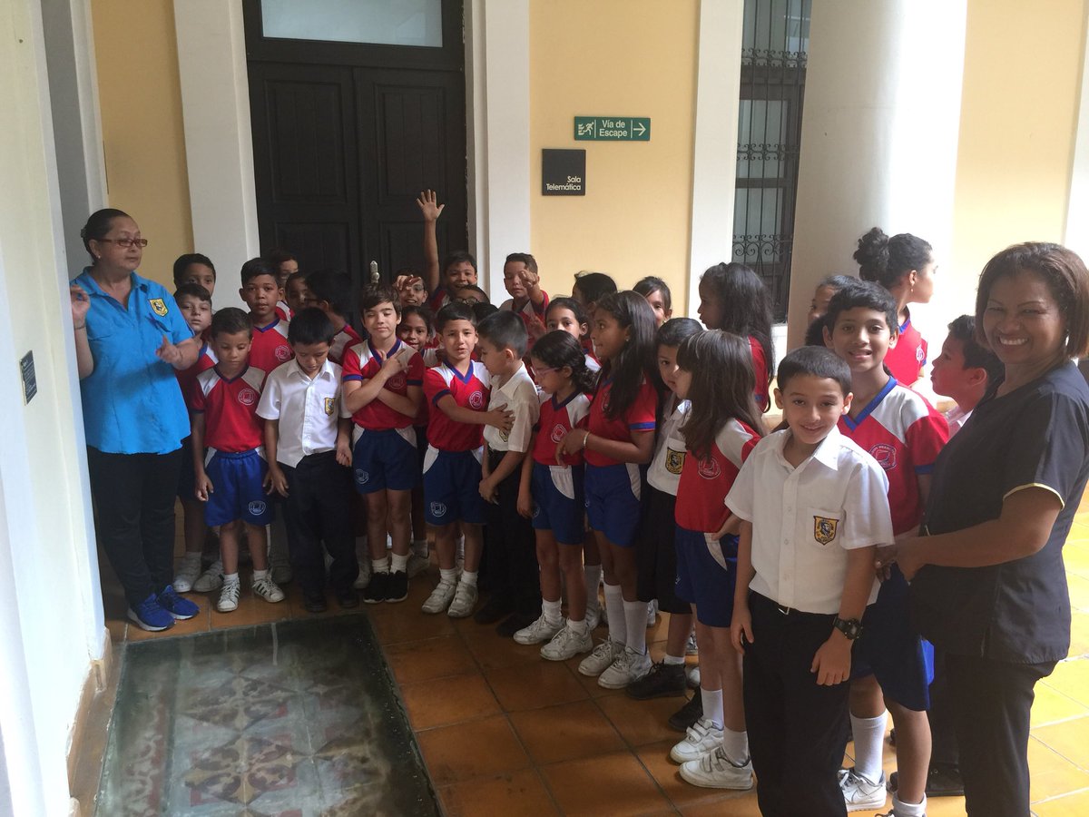 Estudiantes del colegio Francisco Javier visitaron hoy miércoles #6Jun las instalaciones del Centro de Interpretación Histórica y Patrimonial de la <a href="/UCarabobo/">Universidad de Carabobo</a> (<a href="/cihcpuc/">CIHCPUC</a>) #LeeTiempoUC