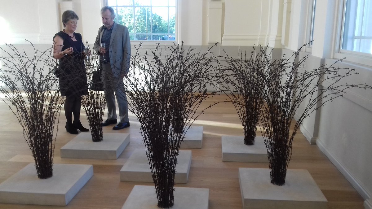 So happy for <a href="/SusieMacmurray/">Susie MacMurray</a> chatting here to <a href="/ace_national/">Arts Council England</a> <a href="/hedleyswain/">Hedley Swain</a> about her new solo show, "Masquerade" which reopens <a href="/stalbansmuseums/">St Albans Museums</a> following extensive restoration of the Assembly Room.