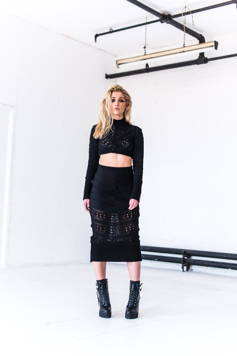 95MatthewTanner's tweet photo. LOOK 3 | A black cotton yarn lace + ladder knit long sleeve crop top + fitted skirt | COVEN aw18 | 

Photographer @collettecreative 
Model @emmanilnoc + @cathy_cmpr 

#graduatecollection #look3 #photoshoot #fashiondesign #knitwear  #uub #designer #model #photographer https://t.co/dkAef6Jqmu