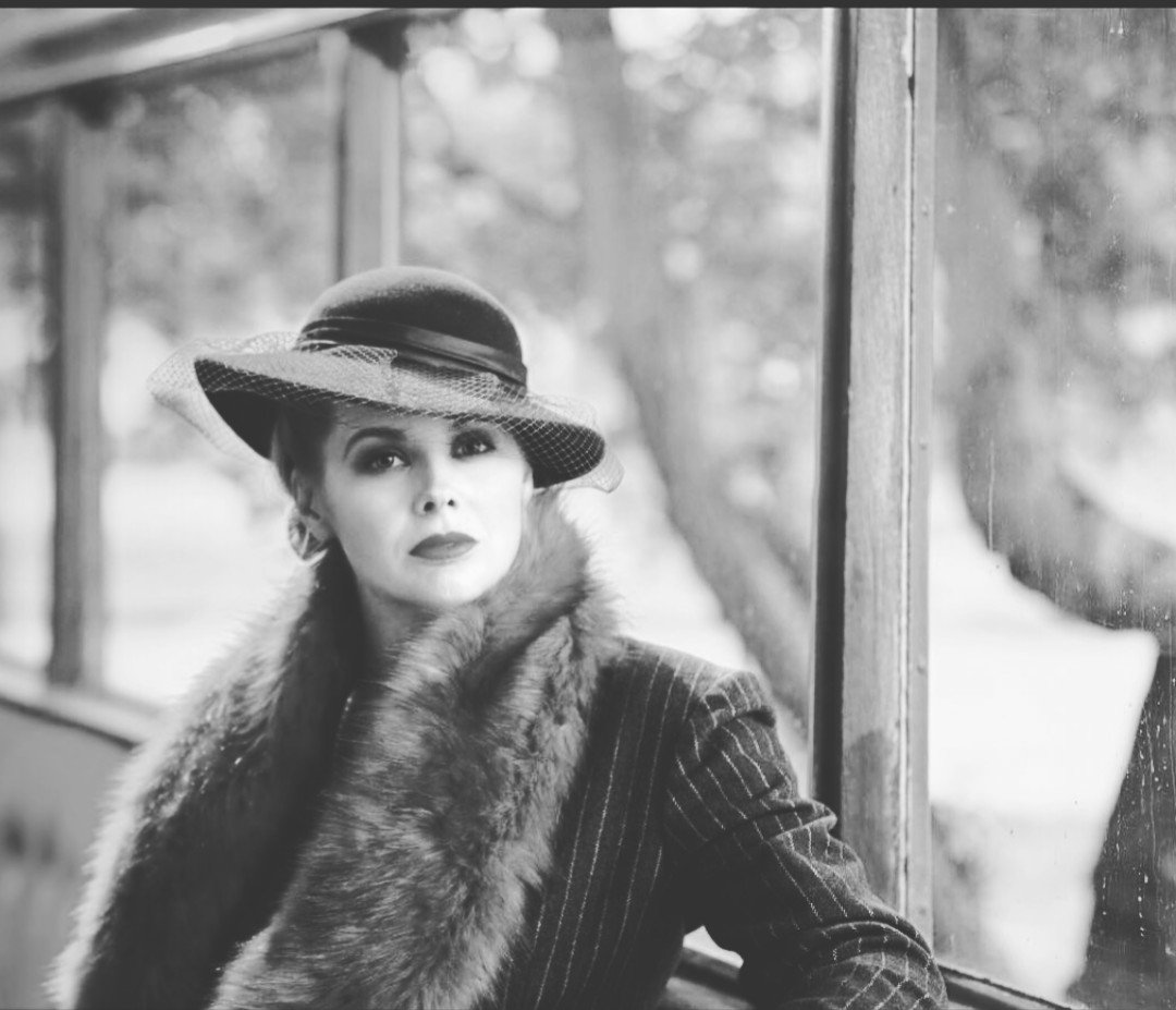 Maxine_Yvette_'s tweet photo. Reminds me of those photos you see of #1920s silent film stars #1940s, #vintage #model https://t.co/e8pQOhmPtI