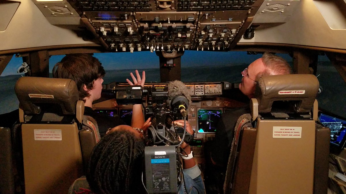 MacTools38's tweet image. As they &quot;fly&quot; over the Charlotte area in the flight simulator, @erik_jones asks @Air_Doug questions about some of the intricacies of operating these massive aircraft. #GreatToWorkWith #WeAreMacTools #DEWALTtough @JoeGibbsRacing @DEWALTtough