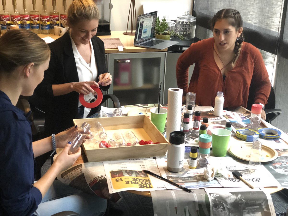 DaileyLA's tweet photo. Yes, we have arts and crafts time at #DaileyLA. And yes, this is real work. https://t.co/4LA1QTRxjC